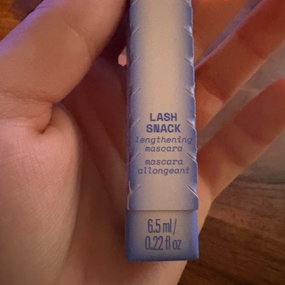 Item Lash Snack Lengthening Mascara 6.5 ML Vegan and Dermatologist Tested - Picture 2 of 8